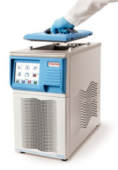 Refrigerating circulating thermostat, VersaCool 7, incl. bath lid, 2 hose con.